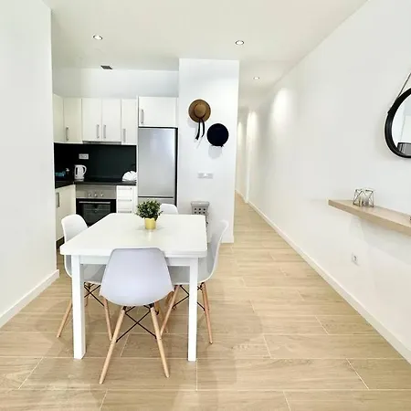La Gofio En El Centro De Corralejo, Dos Habitaciones, Dos Banos, Terraza Privada Y Wi-fi *